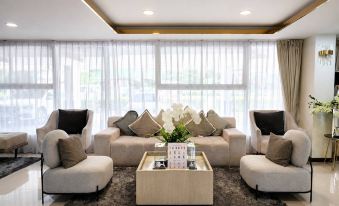 Christella Hotel Laemchabang - Housity