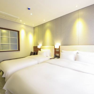 Deluxe Twin Room Brooks Hotel Promo Code