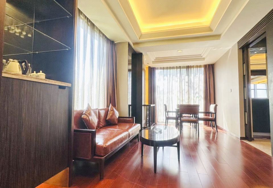 别墅山景大床房