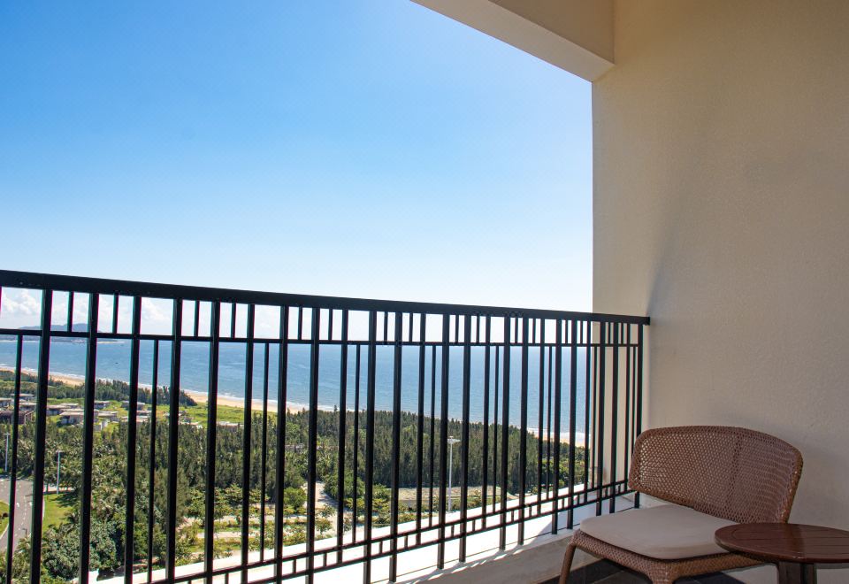 尊貴海景大床房（高樓層側海景）