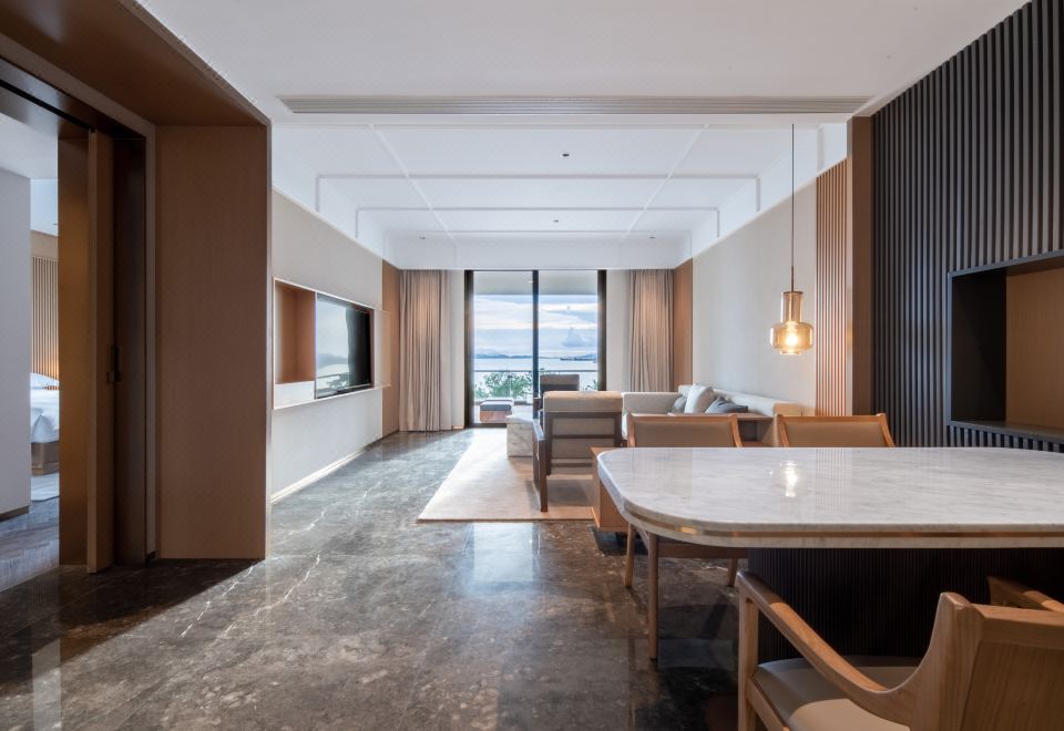 The pata hotel ZhuhaiHot Spring Deluxe Suite - Sea-View