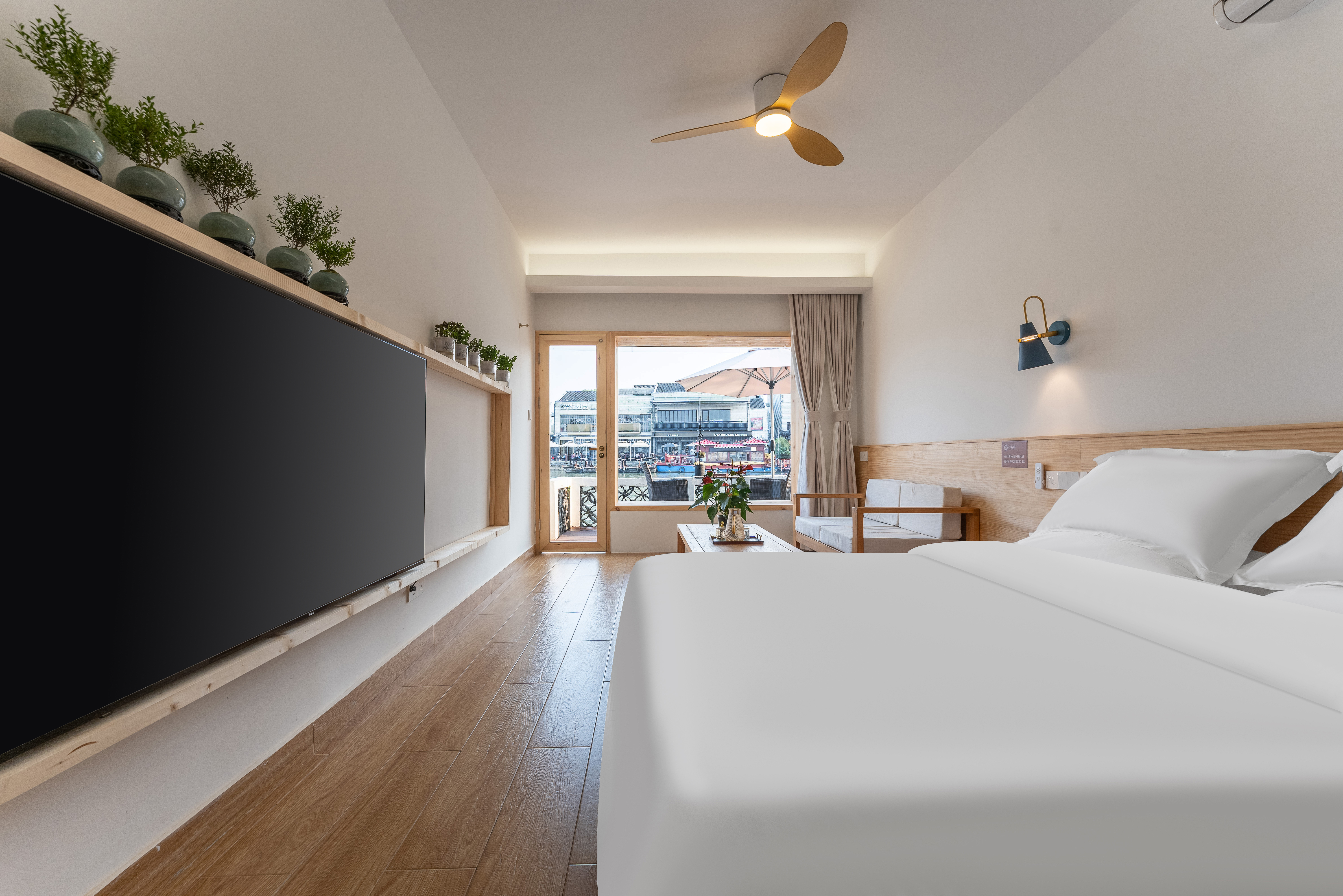 东井·露台大床房丨小冰箱+品茶露台+古桥河景