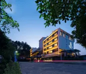 YANYU ·YUNXI｜Riverside Jiang Scene Aesthetic Resort Hotel (Xiangxi Fenghuang Tuojiang Store) Hotels in 