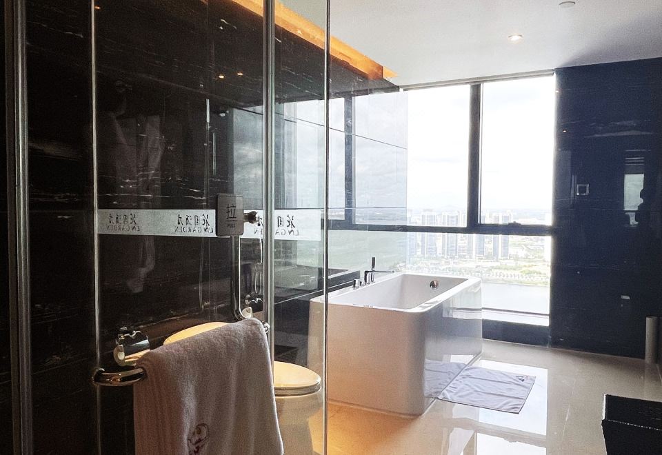 经典奥特曼亲子主题至尊海景大床房