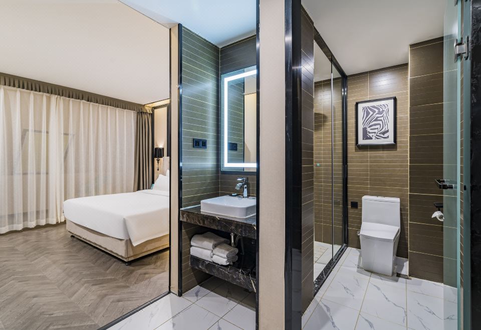 希岸高级大床房-智能客控