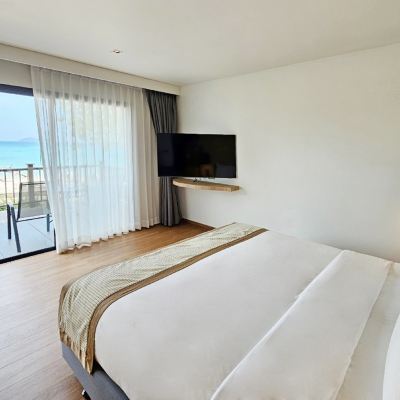 Beachfront Premier Room