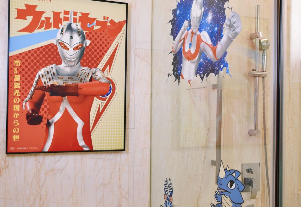 奥特曼亲子湖景大床客房