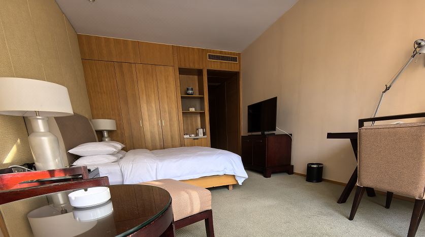 Jinling ResortElegant Queen Room