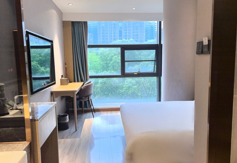 Hao Li Hotel (Hangzhou Binjiang Longhu Tianjie Jianghan Road Subway Station)Queen Roomm