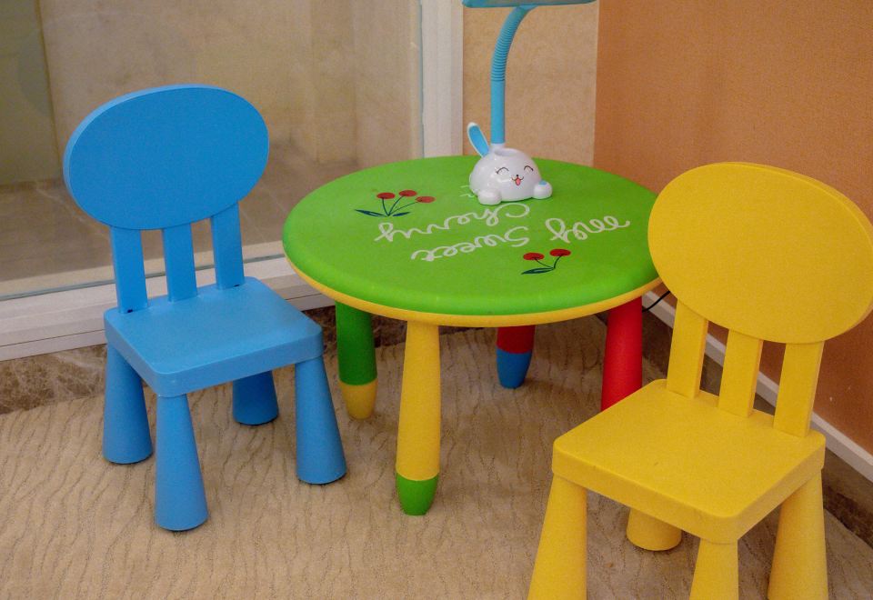 亲子观星家庭套房-一房一厅-欢乐小童房-家庭亲子泡池