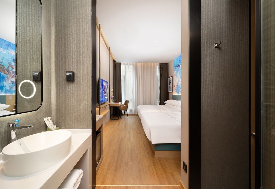 Magnotel Hotel (Jinzhong Lingshi Xinjian Street)Zero Pressure Quiet Elegance Family Room