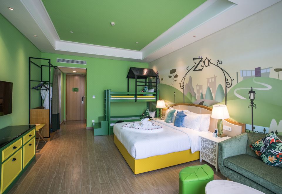 Castle Hotel Ocean Flower IslandForest Castle Elegant Family Friendly Room - 4-Person Occupancy