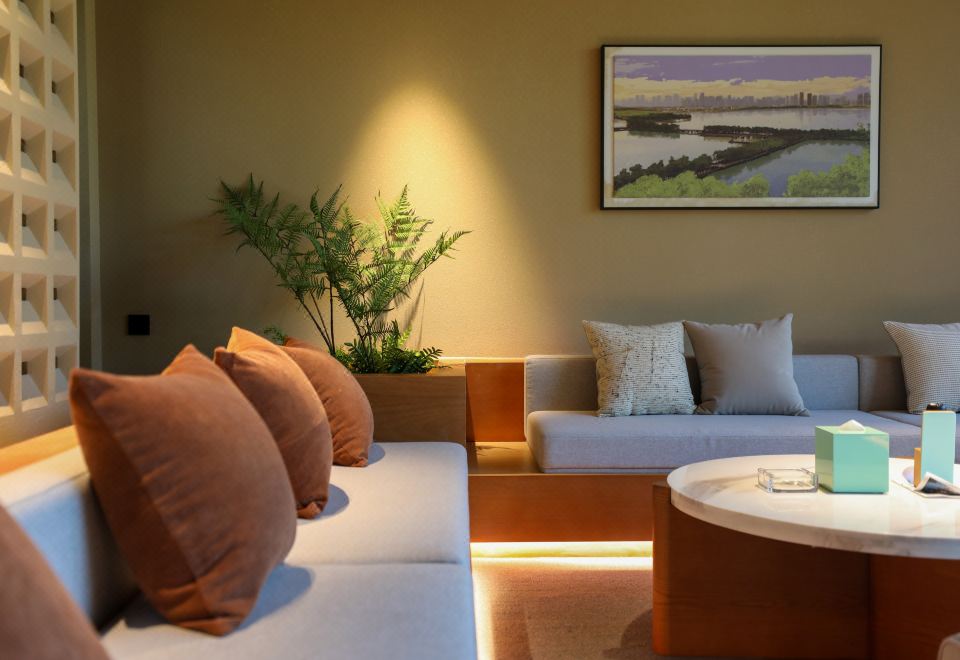 Wuhan Chengjian Senbo Nature Park & Resort HotelExcutive 2-bedroom Nonsmoking Villa With Starview&Gardenview