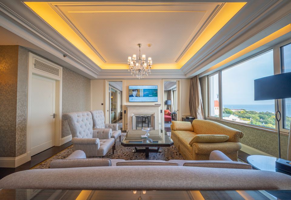SeaView Garden Hotel QingdaoDeluxe Premier Suite - Sea-View