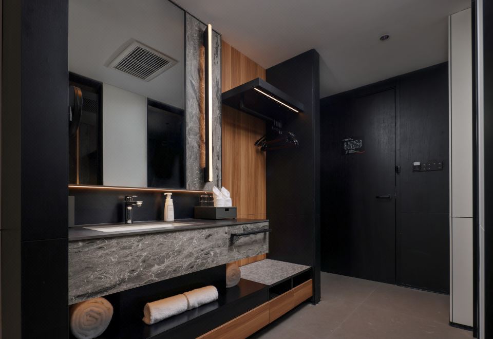 Deluxe Family Room