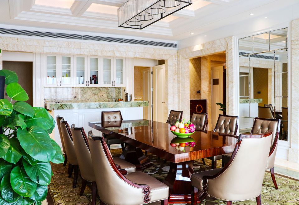 尊雅套房一房二厅（带厨酒吧+乾湿蒸+按摩床+180度江景+麻将房）