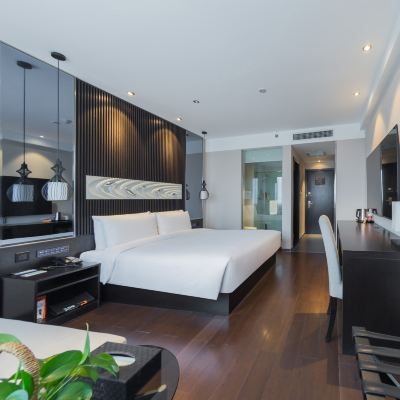 高級大床房（電視投屏） 桔子酒店（貴陽大十字店）優惠