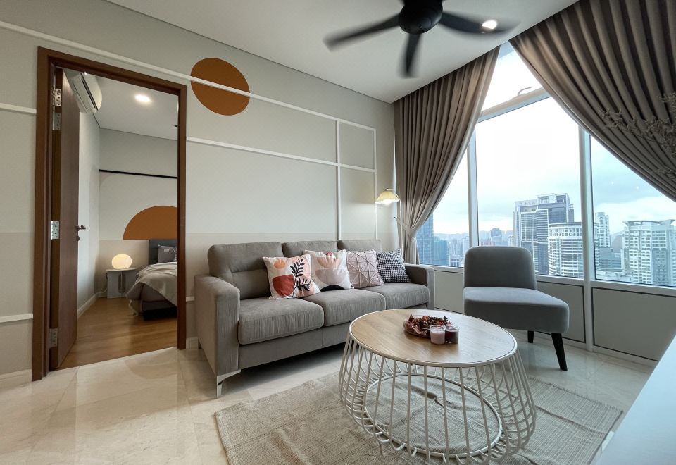 Sky Suites KLCC Homestay by BIRDY STAYDeluxe Apartment