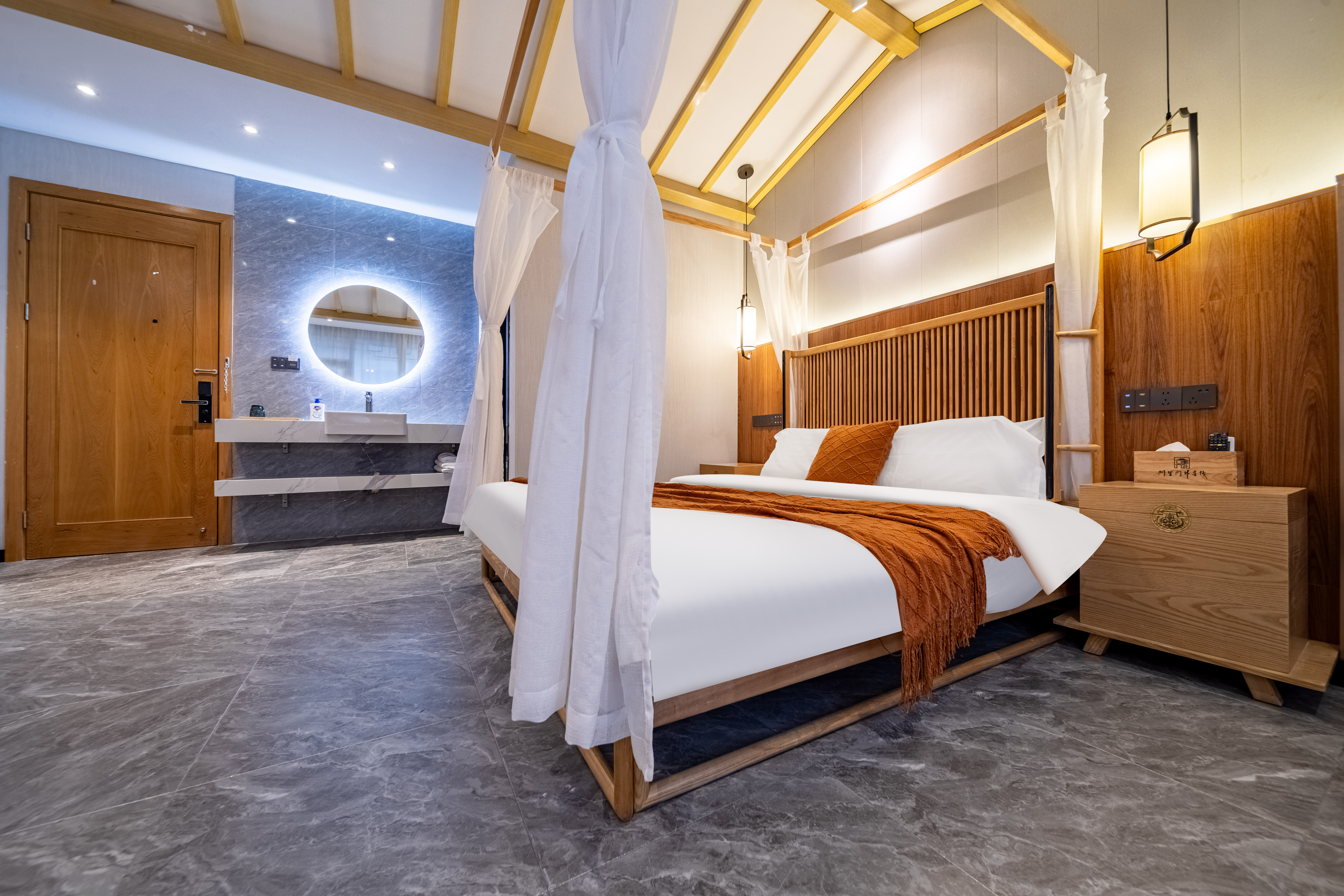 琴瑟·泡浴大床房【圆形大浴缸+小度语音+轻纱帷幔】