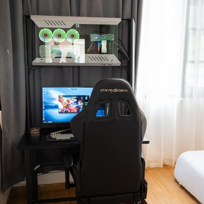 特惠電競單機大床房《RTX3060+2K高刷電競屏+榻榻米乳膠床墊》 棲池酒店（天府機場店）優惠