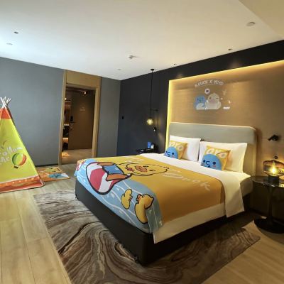 B.duck小黃鴨親子大床房（主題佈置+樂伴空間+孩童用品玩具） 麗呈朗譽飯店（廣州客村地鐵站廣州塔店）優惠