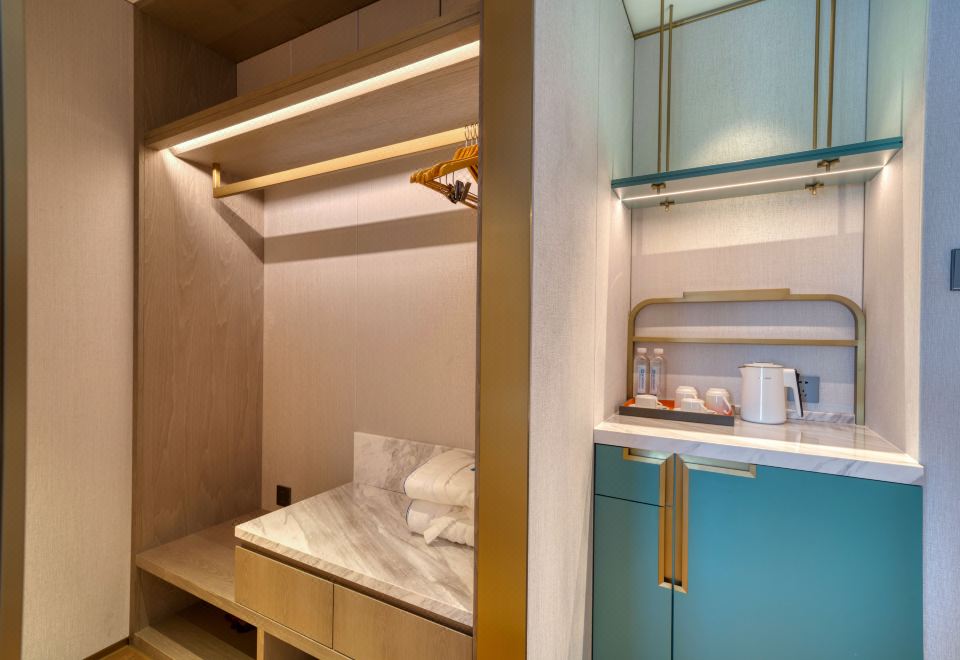 Wyndham Hangzhou LinpingDeluxe King Room