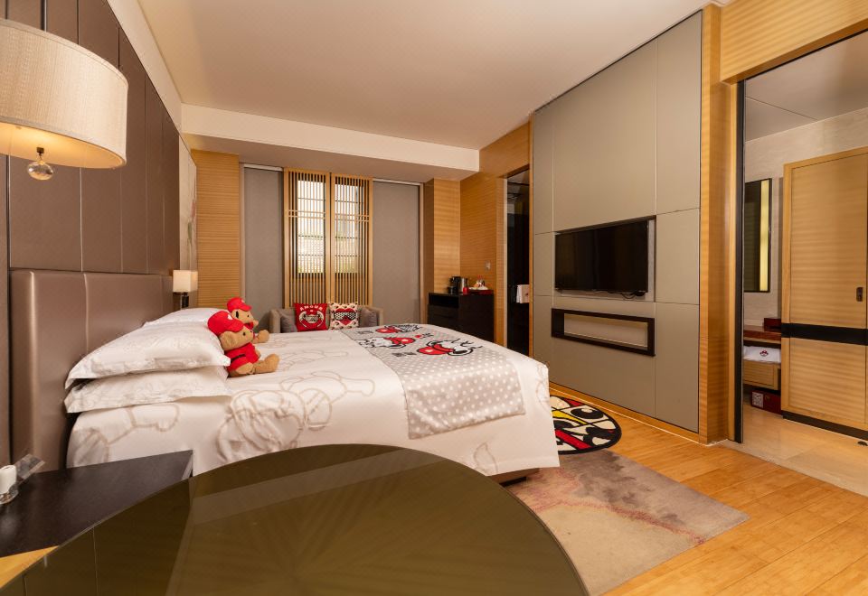 Cheery Canal Hotel HangzhouTeddy Collectible Double Bed Room