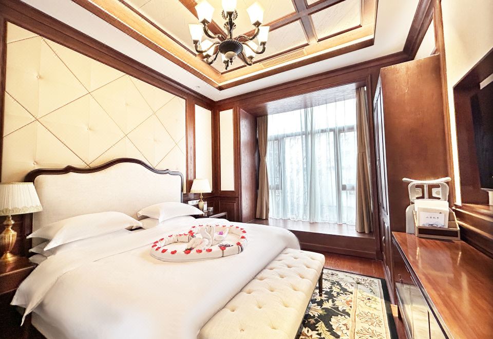 Baihualin Hot Spring Valley HotelYi Quan Shan Lu One-Bedroom Courtyard Hot Spring House With Outdoor Tub