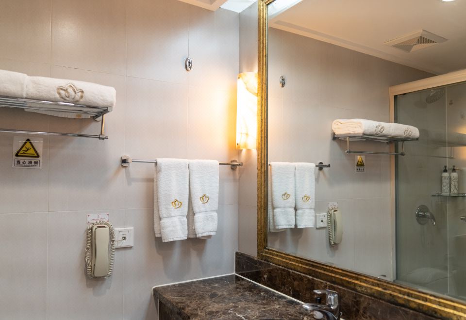 嘉賓樓標準大床房