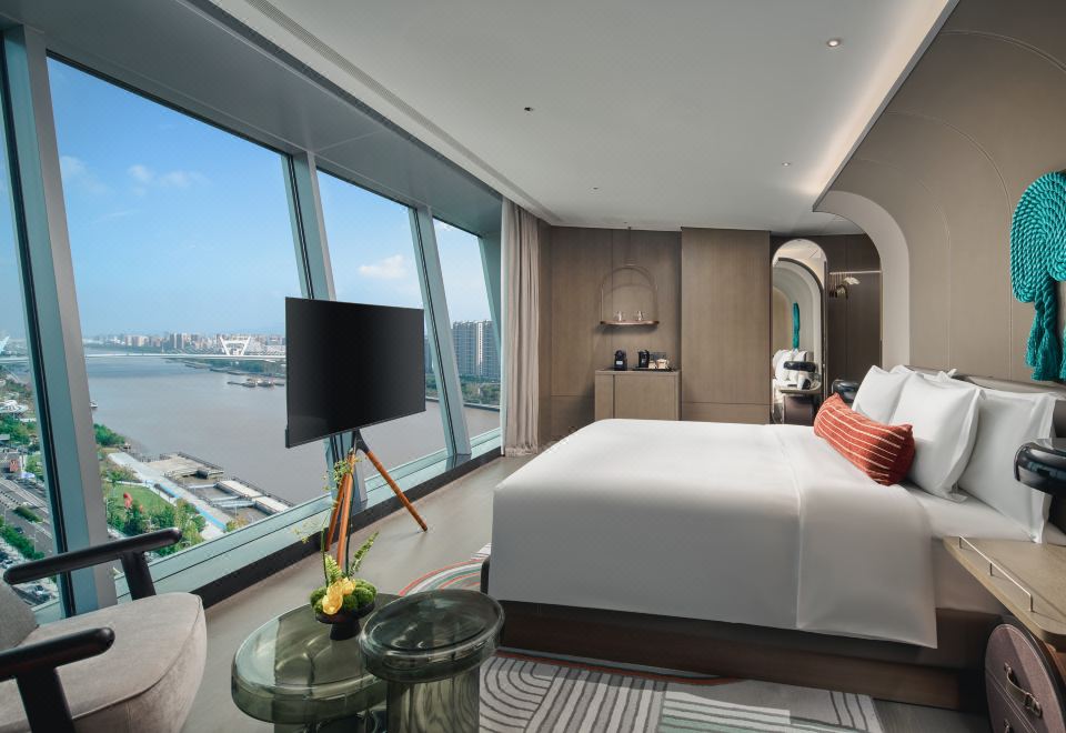 豪華精品房（超大床+江景）