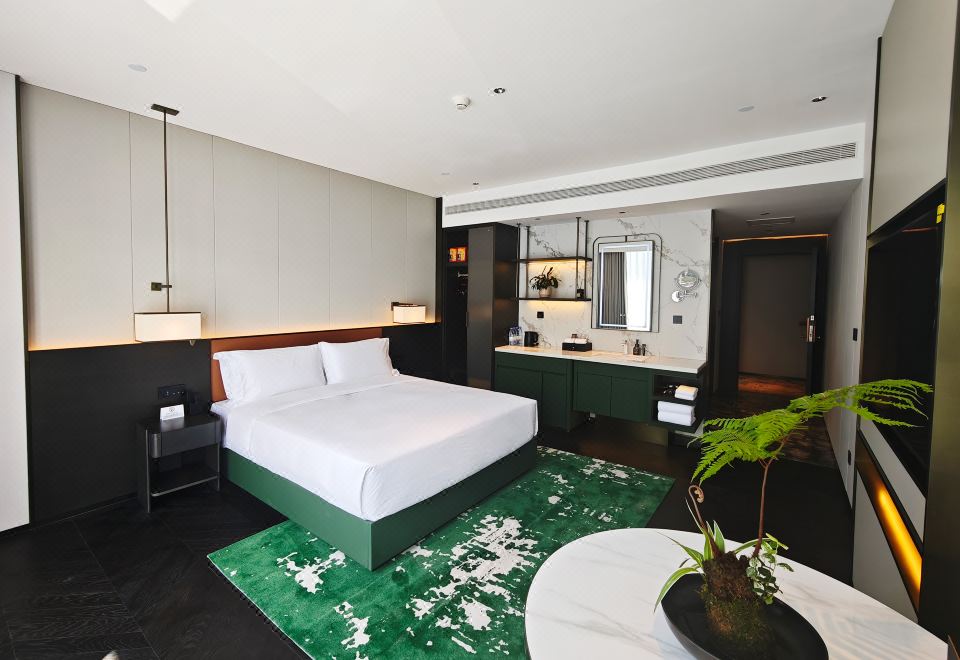 Beijing Oriental Mao HotelElegant Queen Room