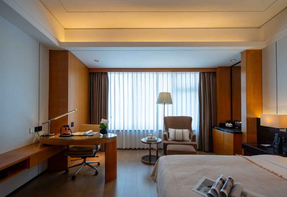 滾來滾去特大床房