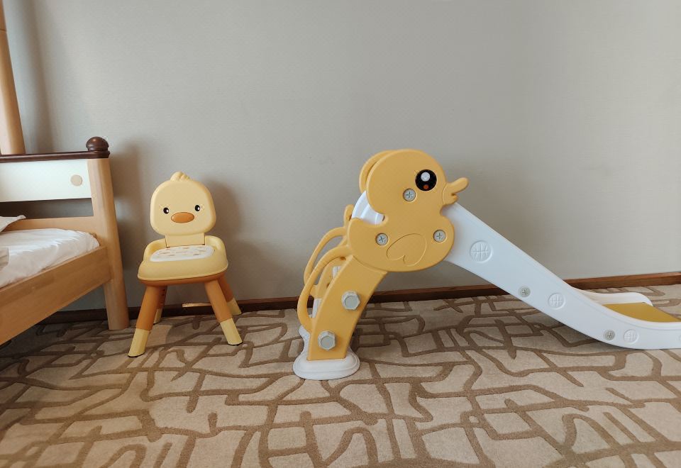 Swiss Grand NanchangChildren's Fun Family Suite