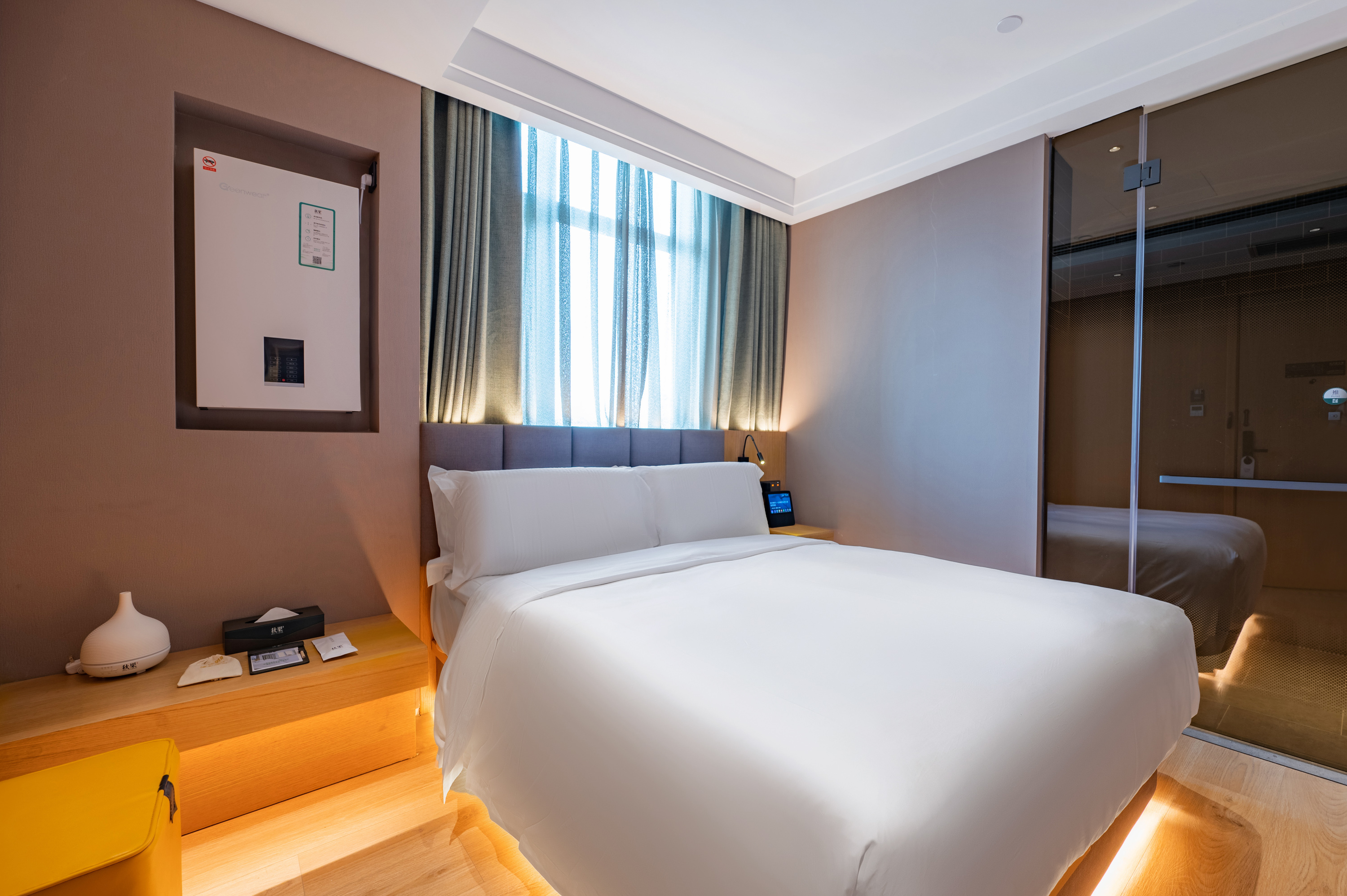 尊享大床房（小度智能客控+深睡记忆枕+加湿器）