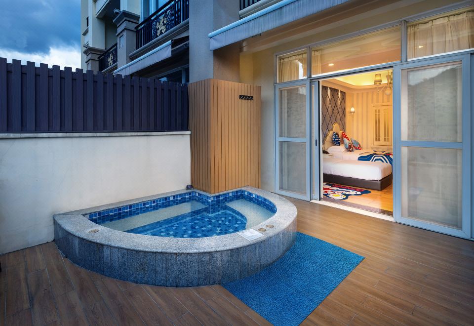 奧特曼親子主題温泉房丨獨立泡池