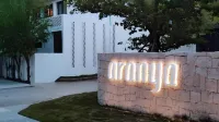 Shanhai Premium Guesthouse (Aranya Wuling Mountain)