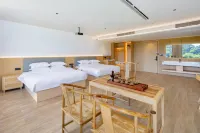 Yuetianju · Qishan Wangtian Stars Audio-Visual Resort Hotel (Yangshuo Shili Gallery Yulong River)