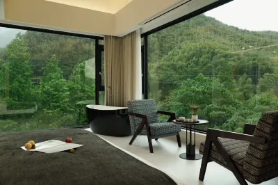 Anji Xiao Qi Zai · CHI INN — Family-Friendly Riverside Retreat (Tianmu Mountain Rafting Branch) Ξενοδοχεία στην πόλη 