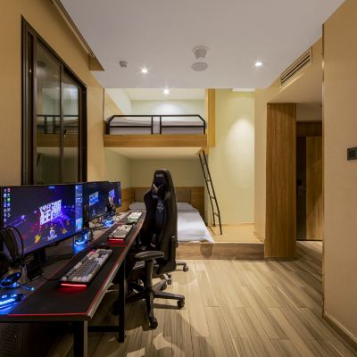 電競三人間[顯卡RTX3060-16G內存+2K-144HZ顯示器] 心遠電競飯店（廈門中山路步行街輪渡碼頭店）優惠