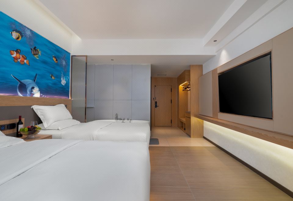 Memory Family Friendly Smart Room (Bathtub, Tv)