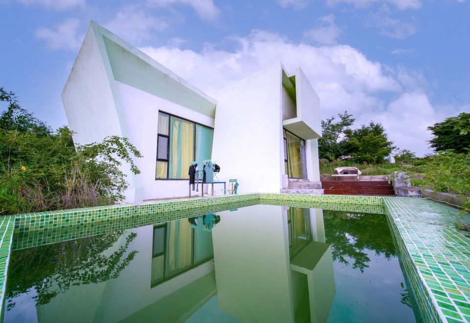 Aries Mountain View Detached Family Villa (Smart, Two-Bedroom, Private Pool, Two-Bathroom, Living Room, Courtyard)