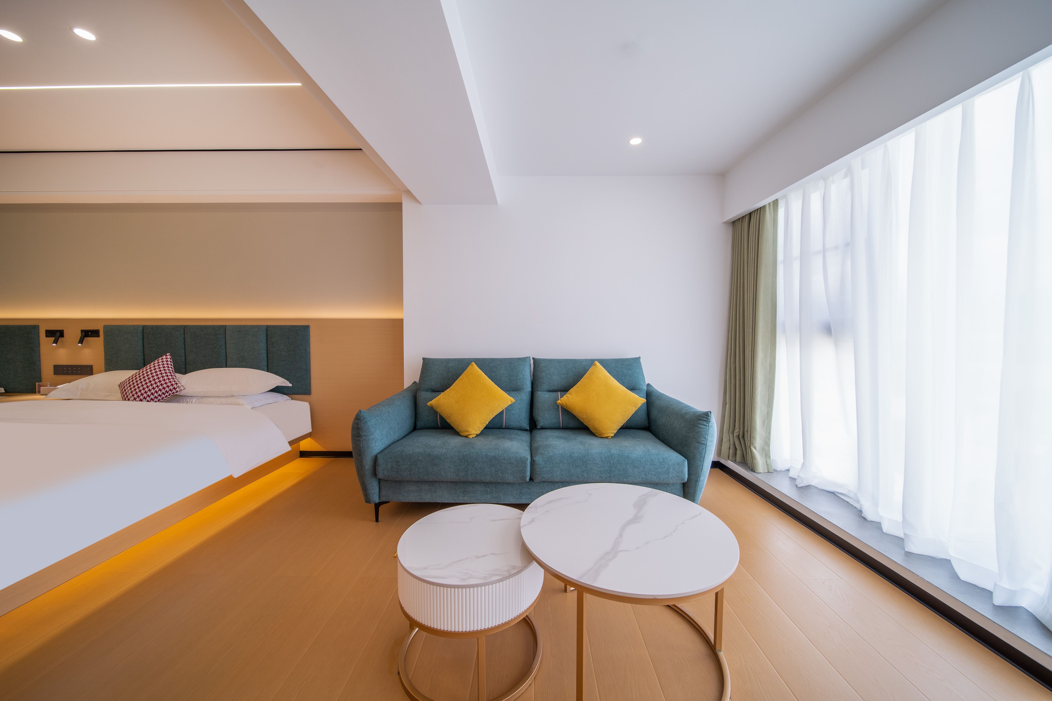 海景轻奢双床房（远眺秘境哀牢山+揽湖落日+定制静眠床品+智能马桶）