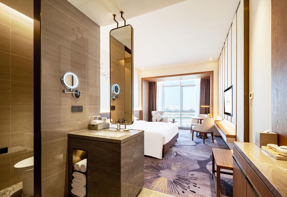 栖云楼高级大床房（机坪景观）