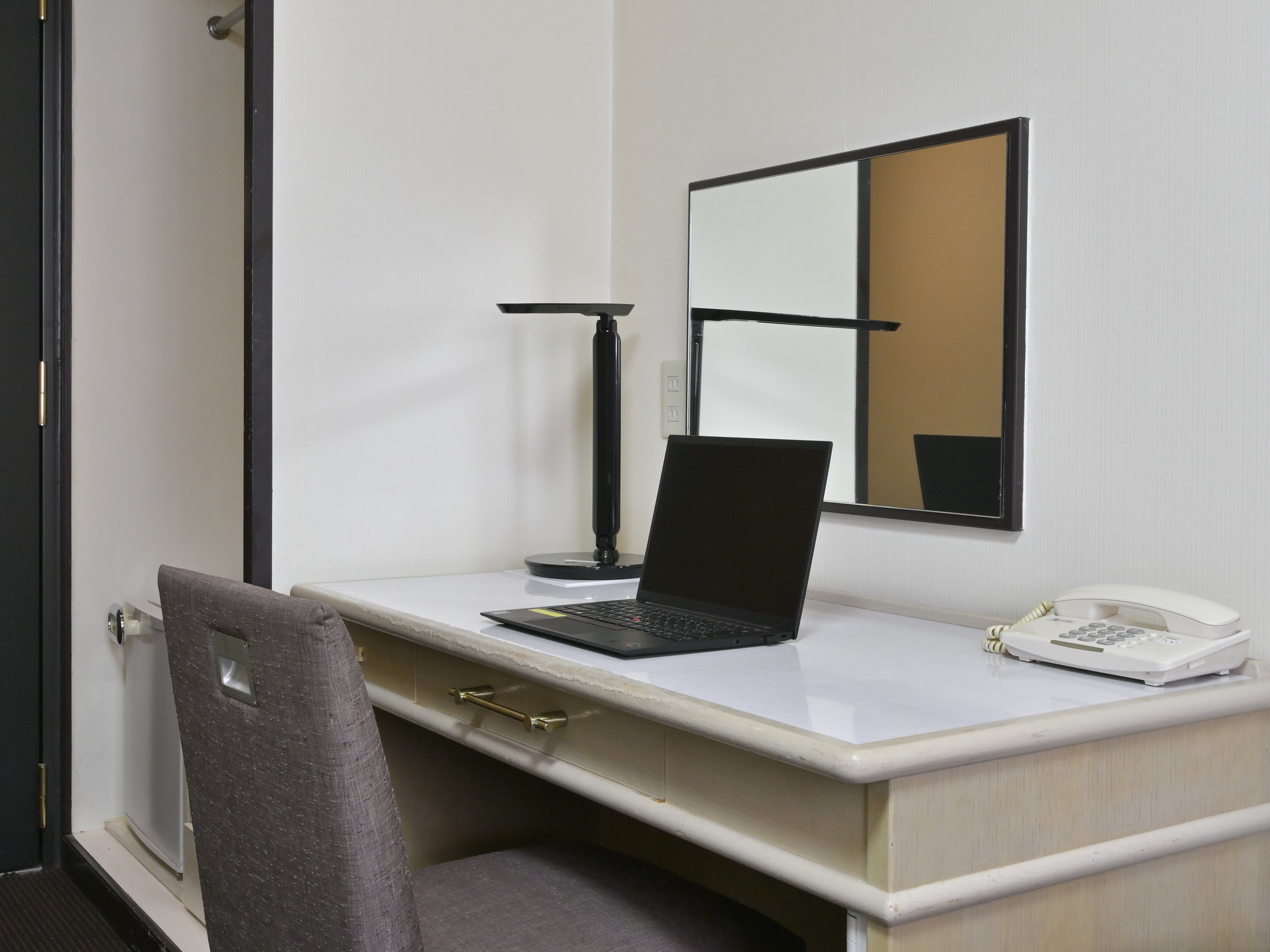 别馆小型大床房 可吸烟