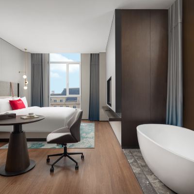 尊享大床房 青島膠東國際機場華美達飯店優惠