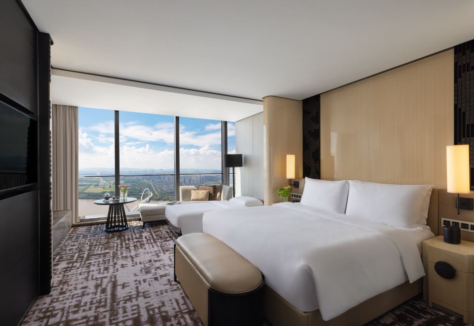 豪华江景家庭房