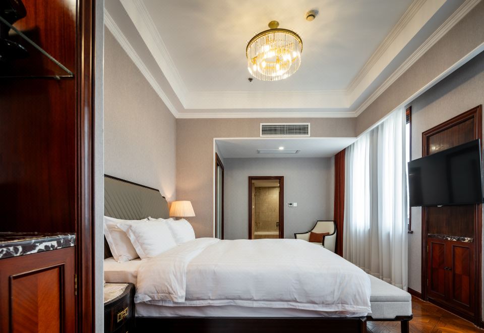 Jin Jiang Park Hotel ShanghaiSpecialty Suite
