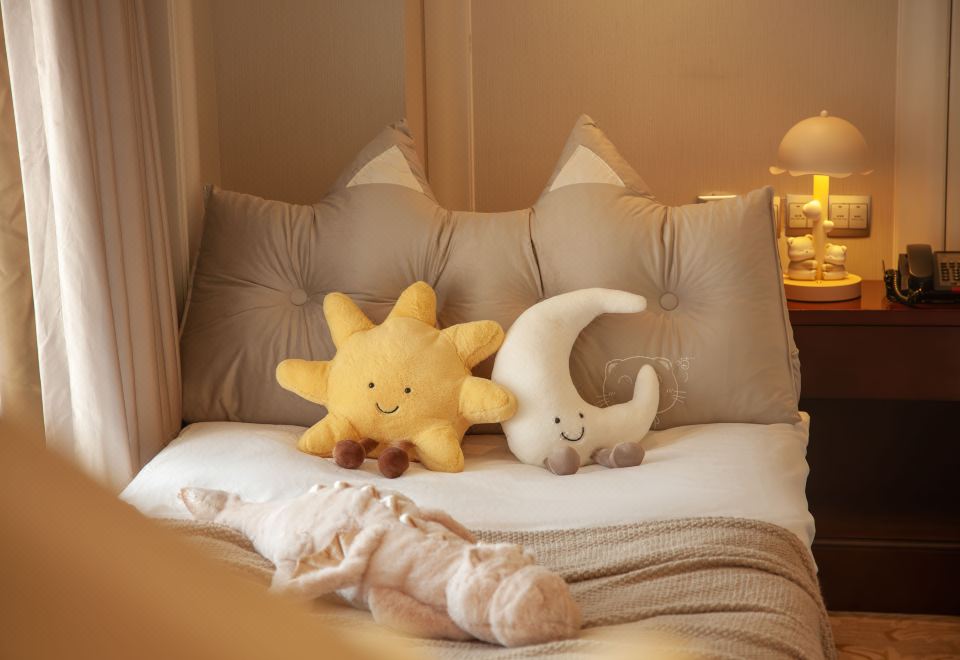 豪华家庭城景亲子房【小童帐篷滑梯+玩具图书+星空灯】