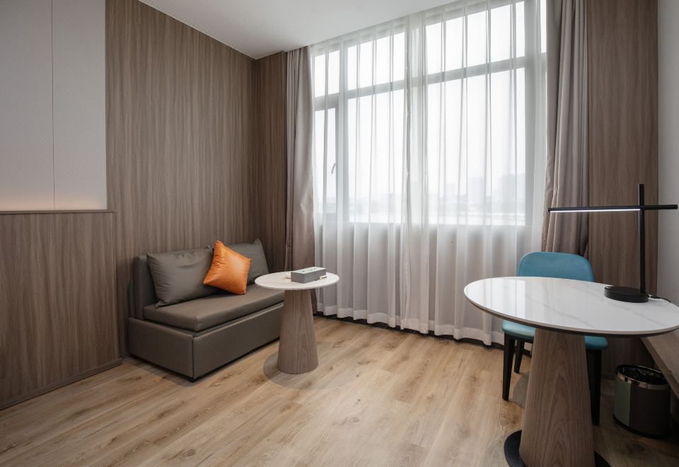 Century International Convention Center (Baijia Lake 1912)Audio-Visual Room (Electric Curtains + Smart Toilet + Projection Equipment + Bathroom Wet/Dry Separation)