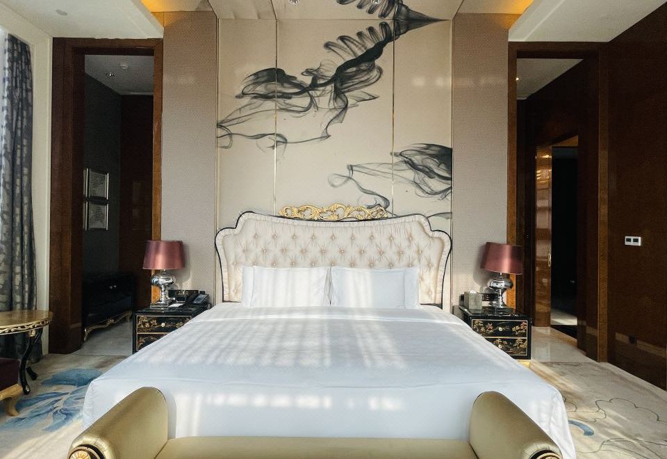 大使套房（独立会客厅+吧枱+超大衣帽间+书房）